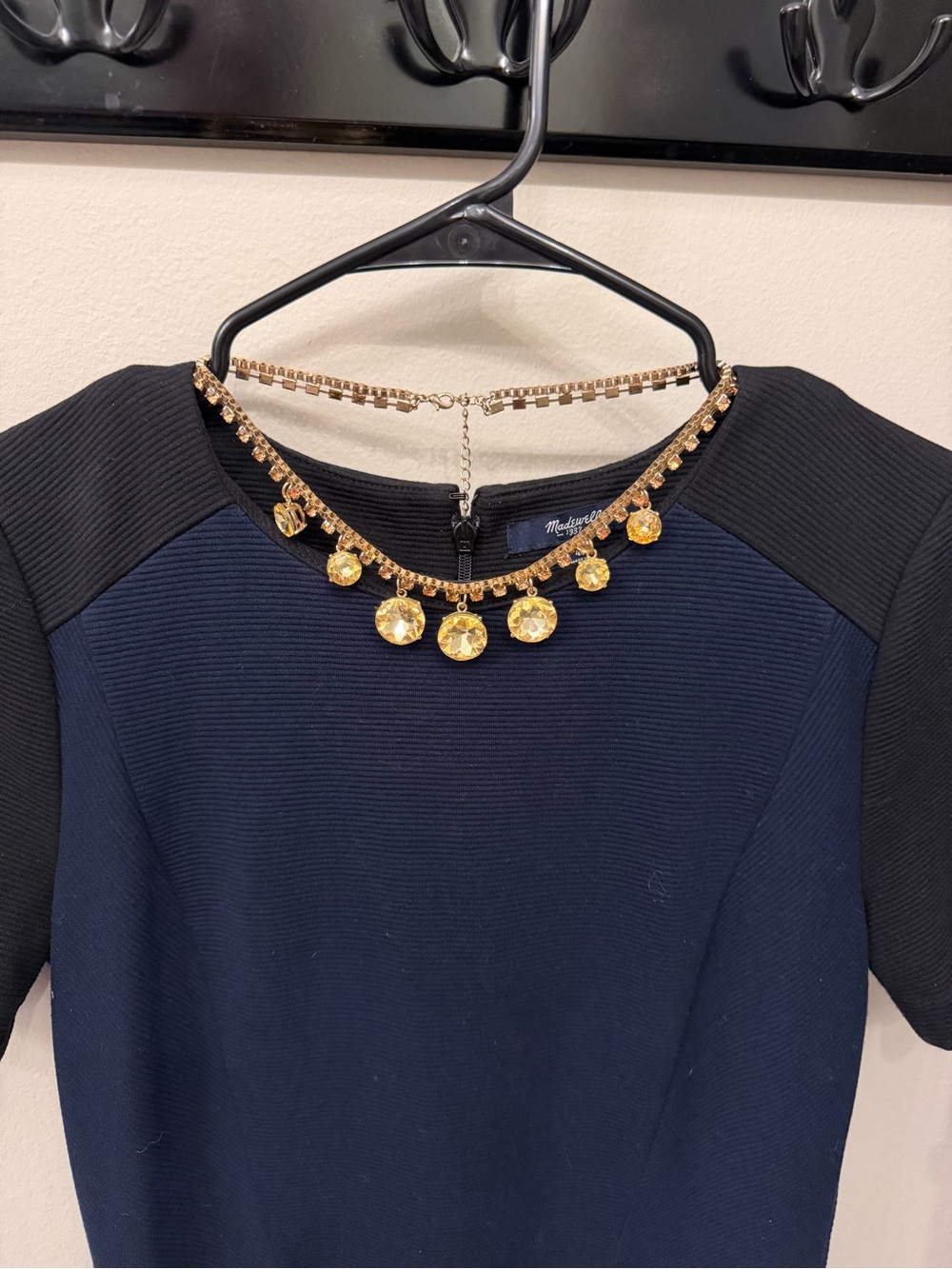 Statement necklace gold tone